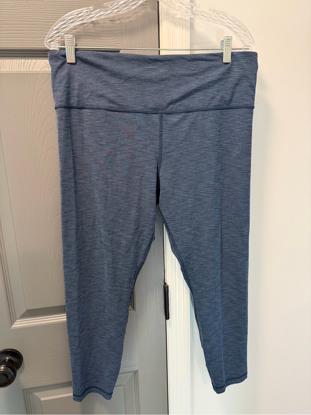Athleta Space Dyed Blue Ultra High Waisted 7/8 Tights